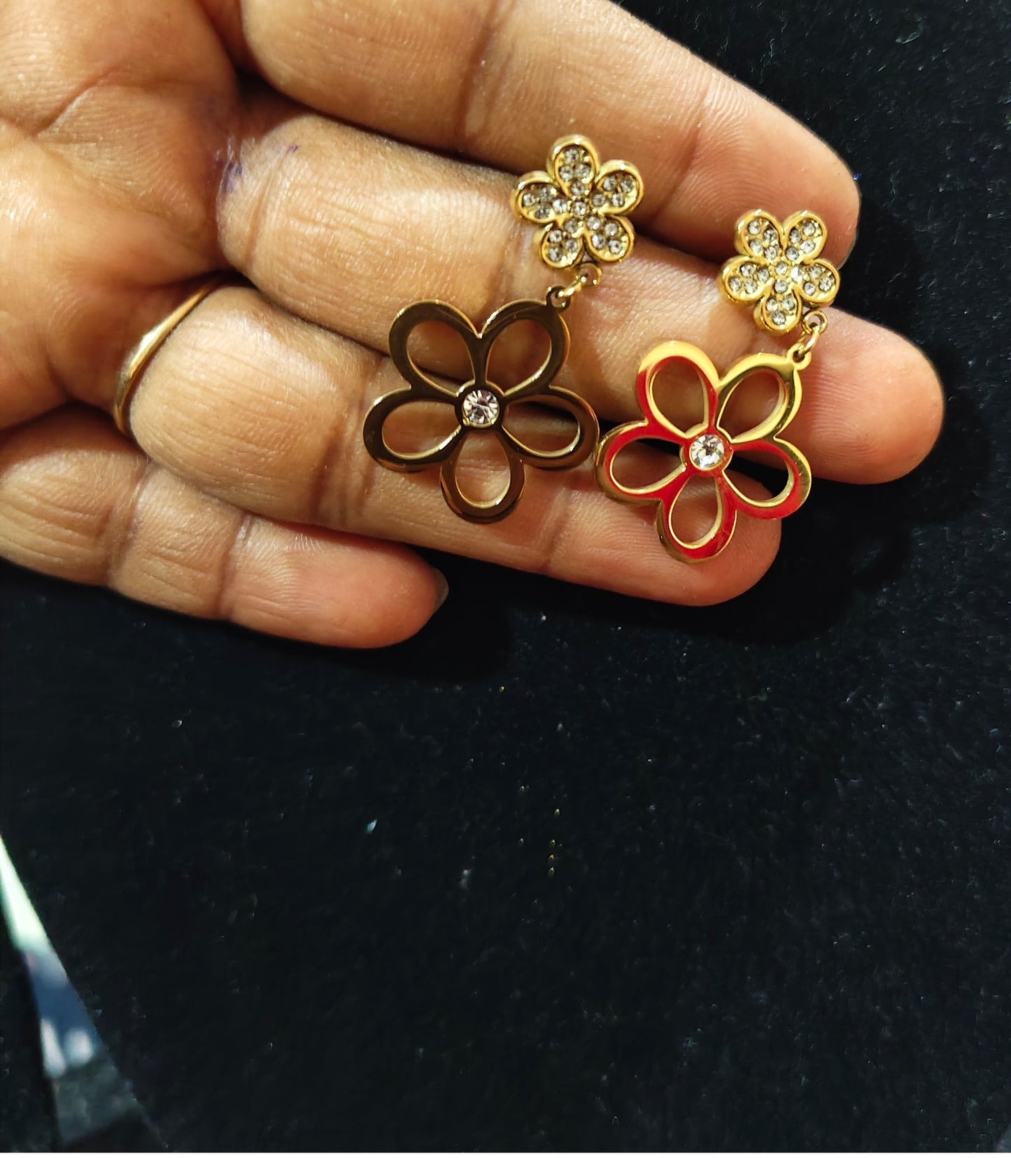 🌸 Crystal Bloom Anti-Tarnish Earrings