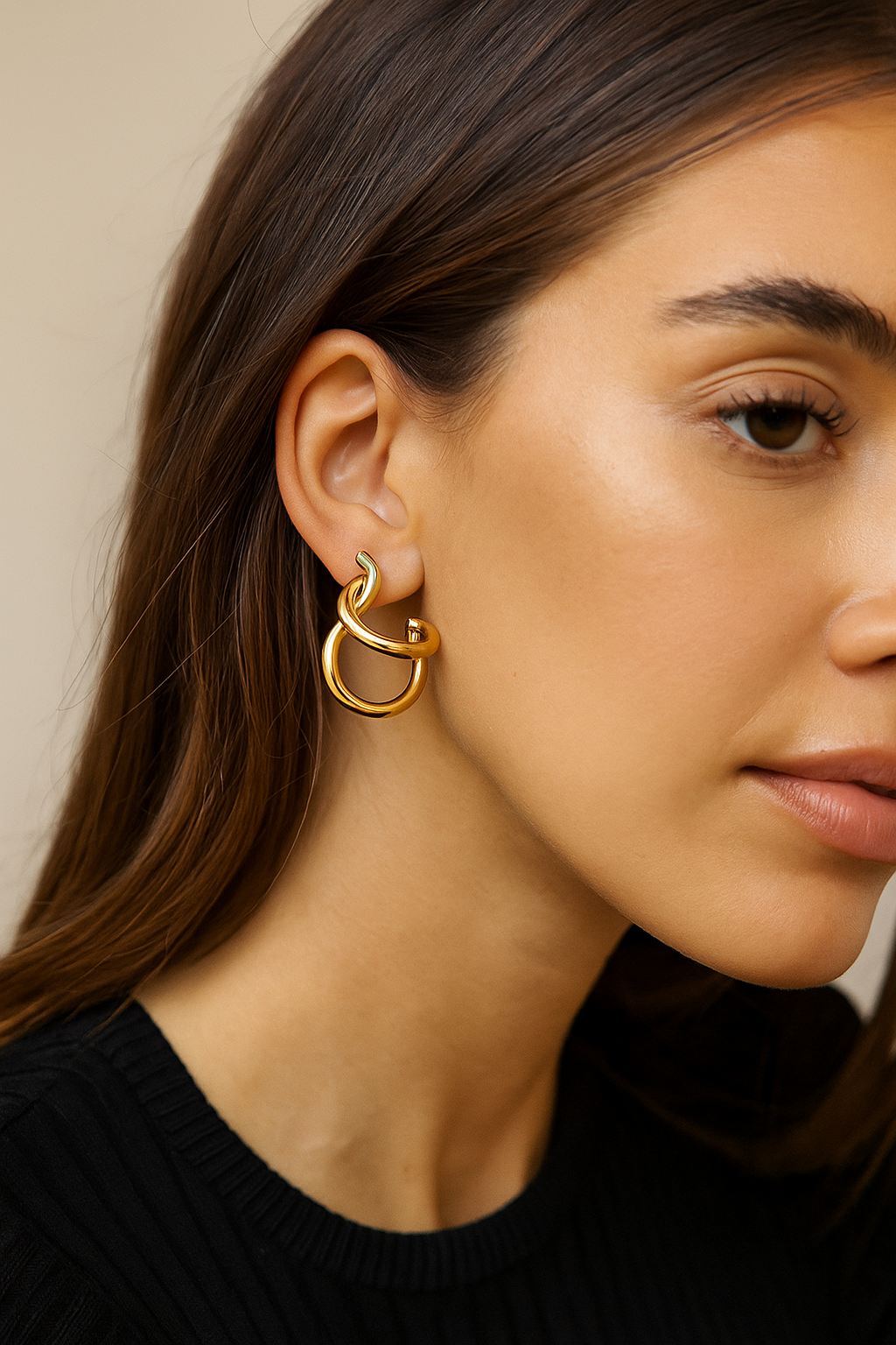 Golden Twist Hoop Earrings – Bold Elegance Collection