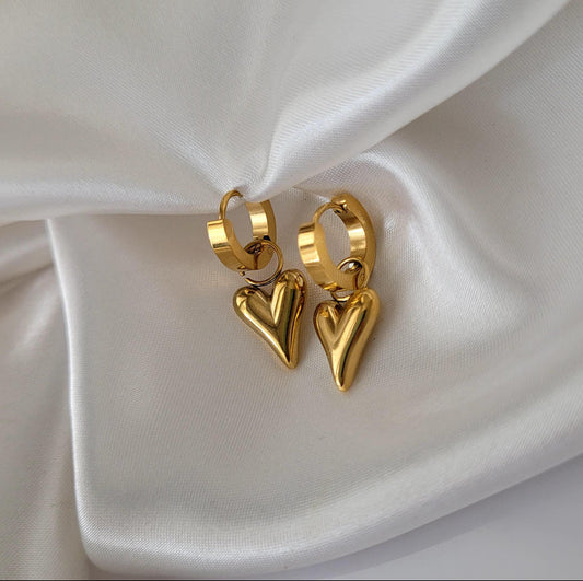 ✨ Golden Heart Huggie Hoop Earrings ✨