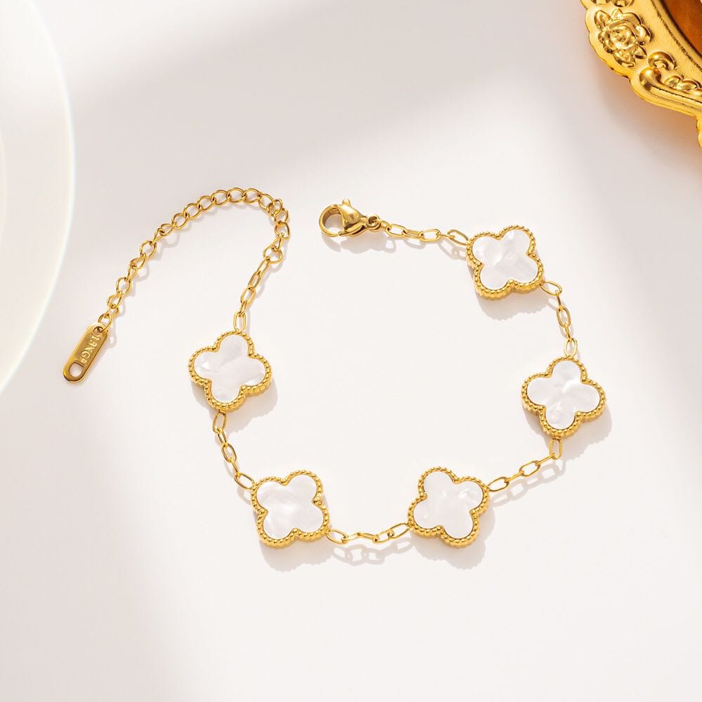 Elegant White Clover Gold Bracelet – Anti-Tarnish Finish