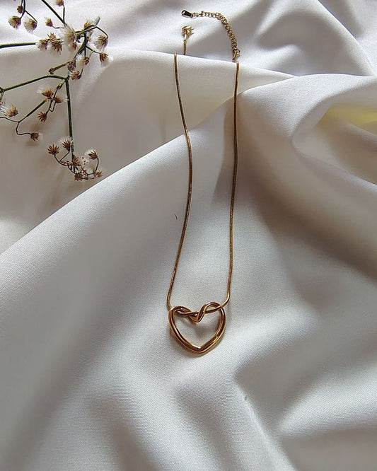 Golden Heart Knot Pendant Necklace – Anti-Tarnish Finish