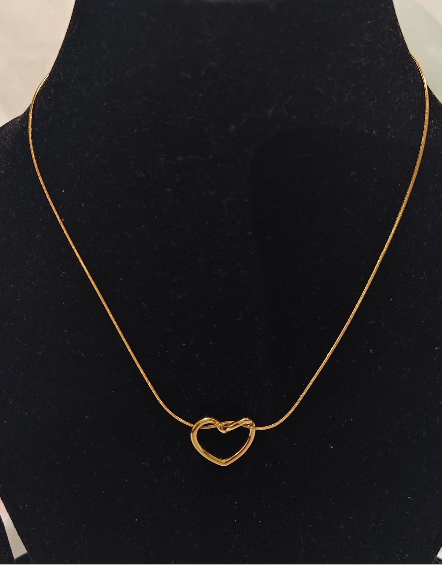 Golden Heart Knot Pendant Necklace – Anti-Tarnish Finish