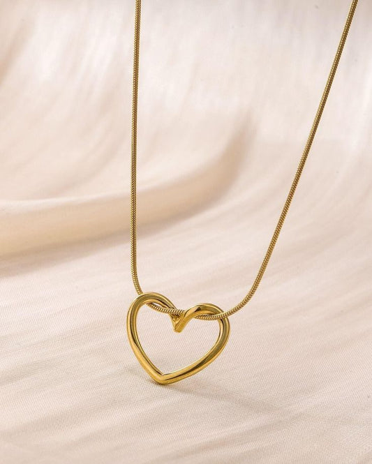 Golden Heart Knot Pendant Necklace – Anti-Tarnish Finish