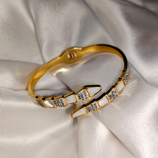Ivory Luxe Bangle – Radiant Elegance Collection