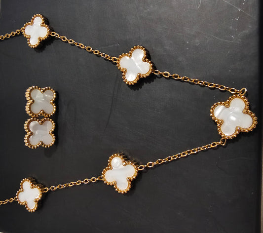 White Clover Elegance Necklace & Earrings Set