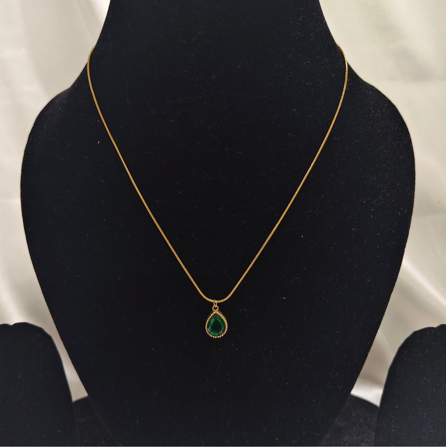 ✨ Emerald Teardrop Anti-Tarnish Stainless Steel Necklace