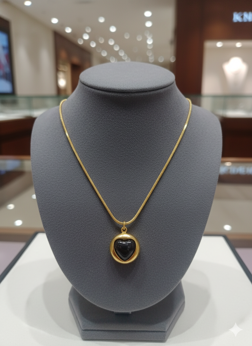 🖤 Midnight Heart Mini Pendant Necklace (Anti-Tarnish)