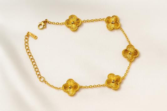Aurelia Clover Bloom Bracelet – 5-Petal Gold Plated Charm Chain